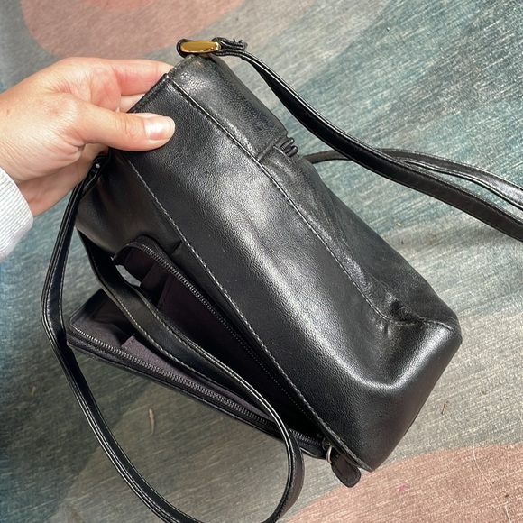 Elegant 90S Black Leather Shoulder Bag - Picture 10 of 13
